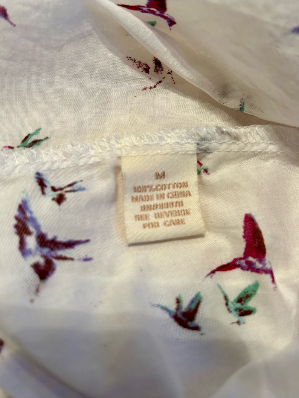 Eden and Olivia Women’s White Pullover Blouse with Multicolor Hummingbird Print - Picture 5 of 8